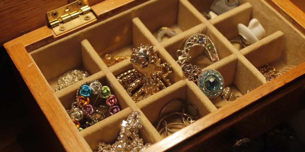 Sustainable jewelry